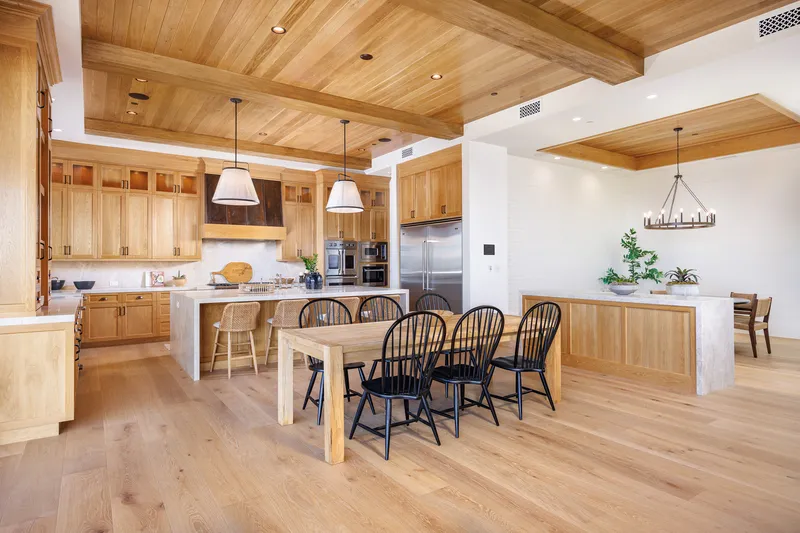 Kitchen breakfast nook — Corona Del Mar real estate photography