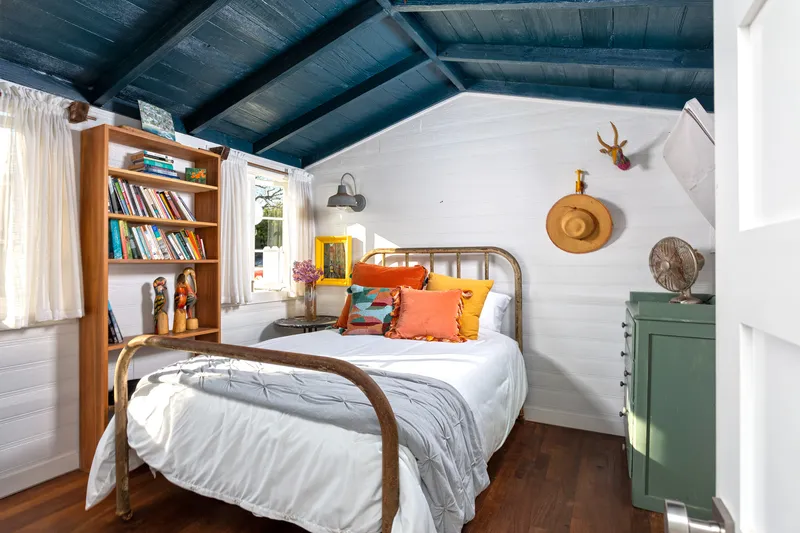 Guest bedroom — Bungalow, Laguna Beach real estate photography