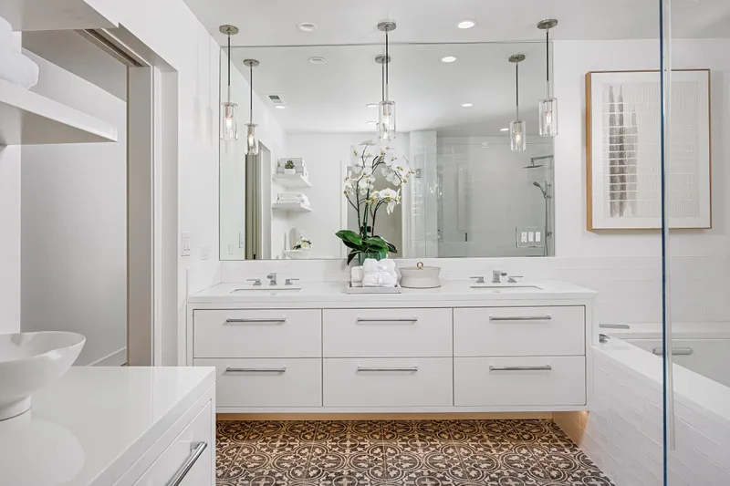Primary bathroom — interior real estate photography, Orange County, CA