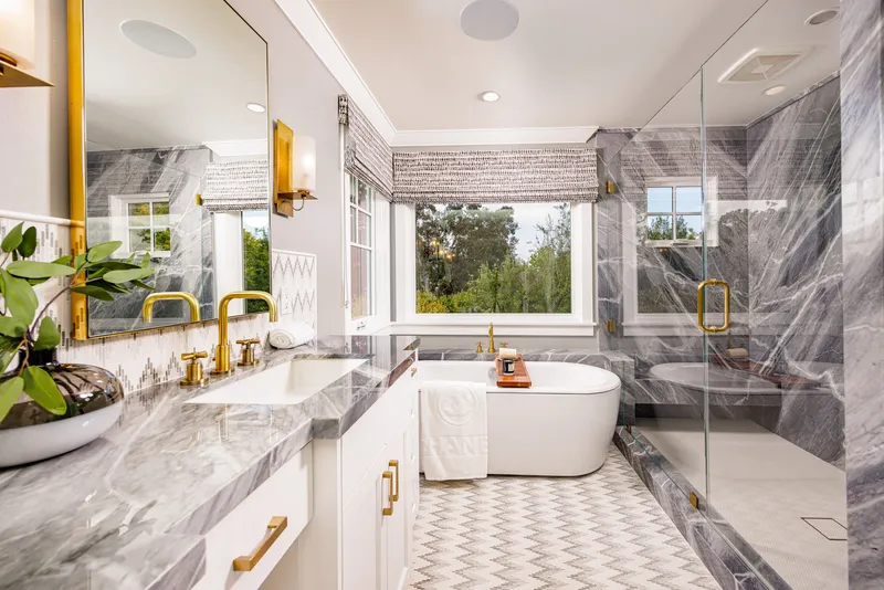 Real estate Photography Bathroom